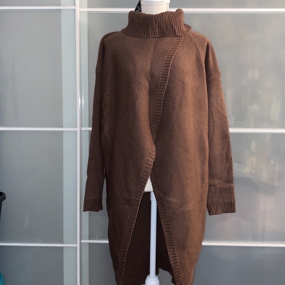 Sweater - Picture 1 of 3